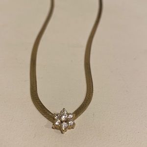 Beautiful vintage gold necklace